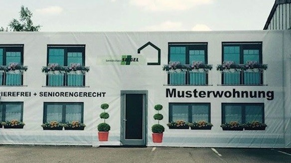 Das Bild zeigt die Fassade der Musterwohnung des Sanitätshaus Siegel in Crailsheim.